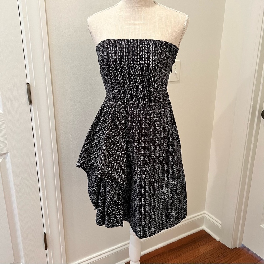 The Limited Strapless Ruffle Mini Formal Dress In Black And White Size 0